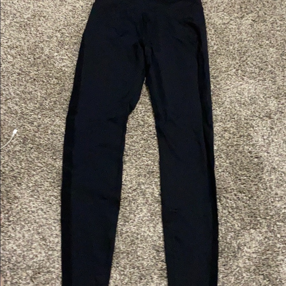 black athletic leggings